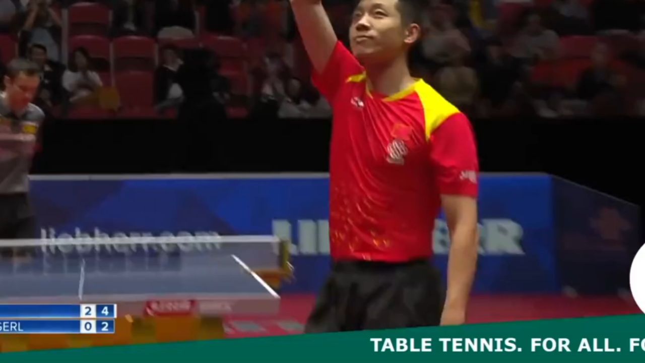 许昕十大高能名场面:反手背后接球,直接把马龙秀翻了!