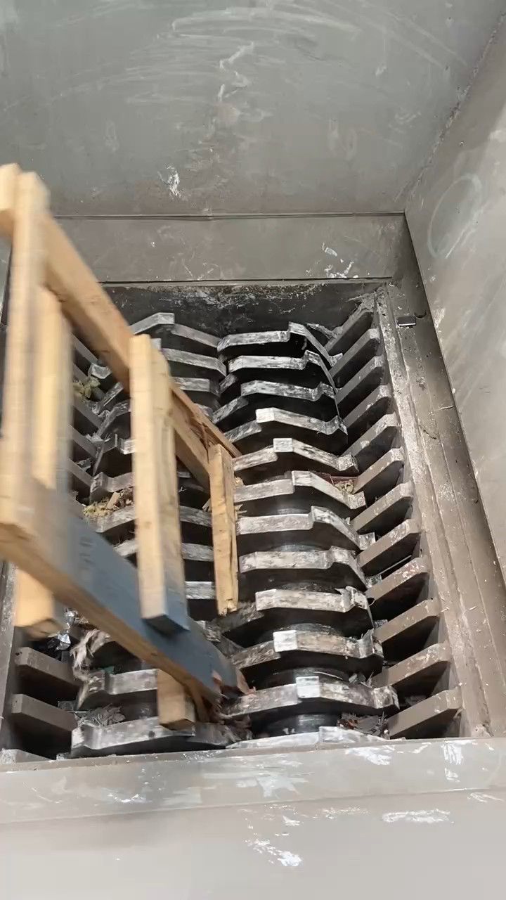 木头托盘撕碎机 树根撕碎机 撕碎机 河南通世机械设备有限公司