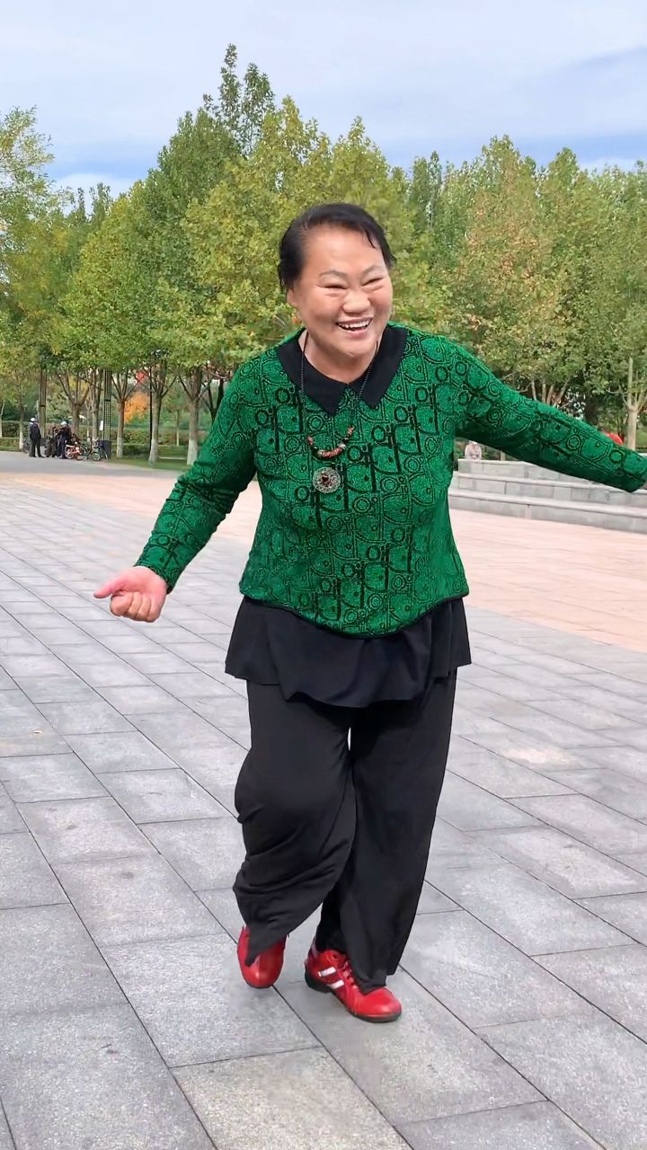 大妈搞笑舞蹈