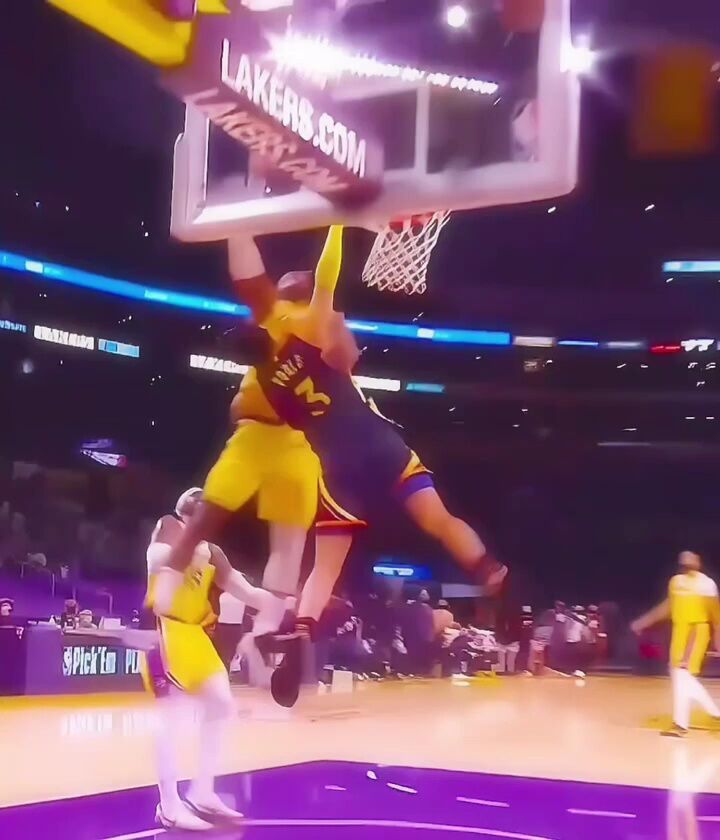 上篮 #湖人 #扣篮 #nba #球星集锦 #篮球赛事 #勒布朗-詹姆斯