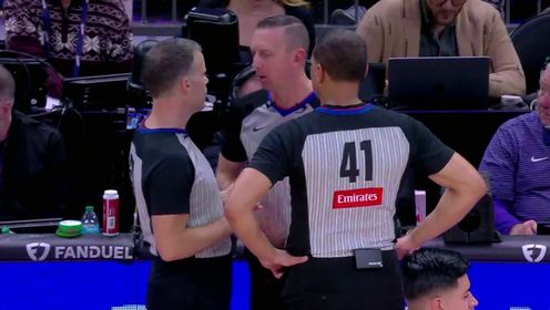 《菲尼克斯太阳》NBA常规赛：独行侠vs太阳第4节中文解说回放