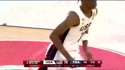 《FIBA》相当潇洒又飘逸！迪班萨如入无人之境杀进篮下拿下两分