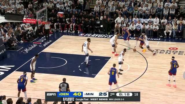 如入无人之境！ 穆雷突破李凯尔防守高难度反篮命中两分