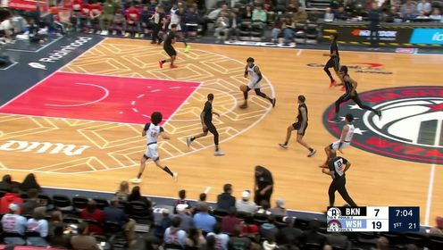 《NBA全场集锦》化身喂饼大师 普尔反击击地直塞让霍姆斯吃饼扣篮舒舒服服