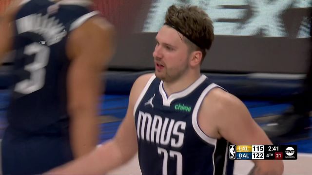 点燃全场！东契奇突破洞悉防守 助飞莱夫利空接炸筐