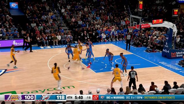 浩浩荡荡推反击 詹姆斯弧顶三分及时止血