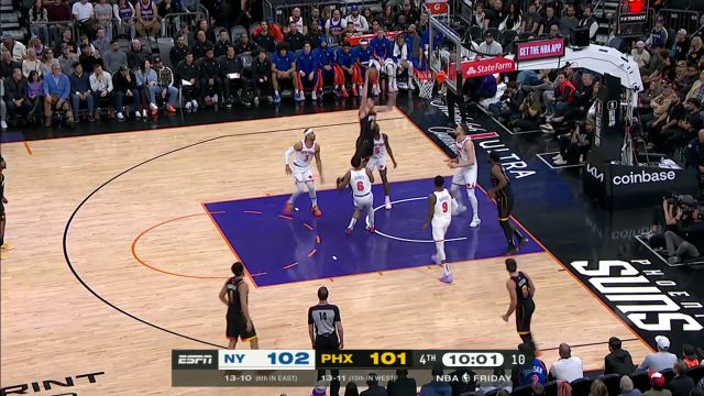 防守四处漏风！尤班克斯抓住机会接连重扣制霸禁区