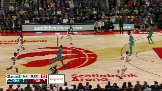 反击就在一瞬间！西亚卡姆击地妙传珀尔特尔单臂暴扣