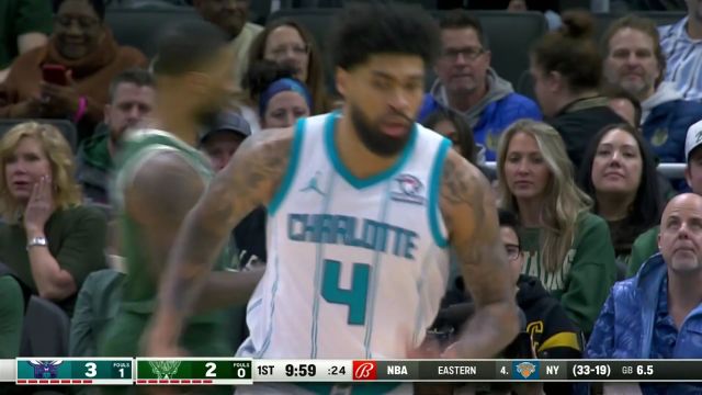 配合默契！马丁持球突破手递手妙传助攻理查兹暴扣虐筐