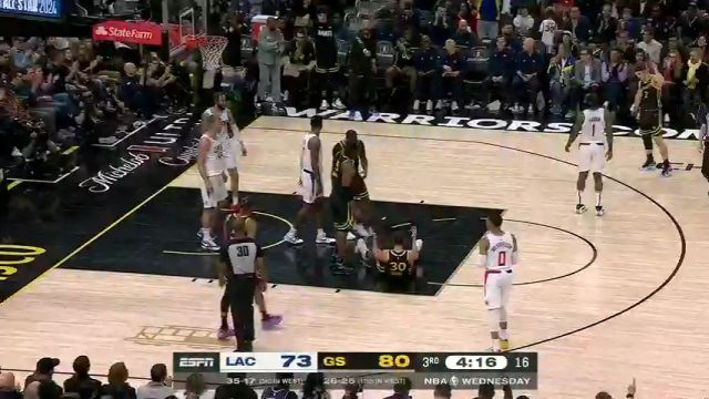 表情包再现！库里面对乔治强硬拿下2+1振臂欢呼