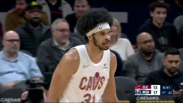 米切尔鬼魅高抛出其不意 阿伦心领神会空接砸进