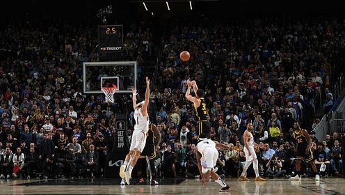 《TOP时刻》【原声】11日NBA十佳球 库里超远三分绝杀 哈利伯顿施展魔法送妙传