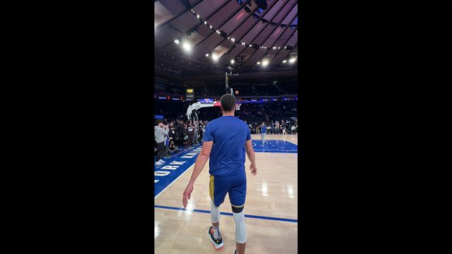 先把手感养热了再说 库里赛前训练抛投扣篮三分应有尽有