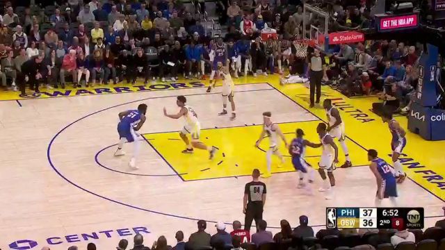 上场立马就做出贡献 大帝先来中投再助贝弗利完成底角三分