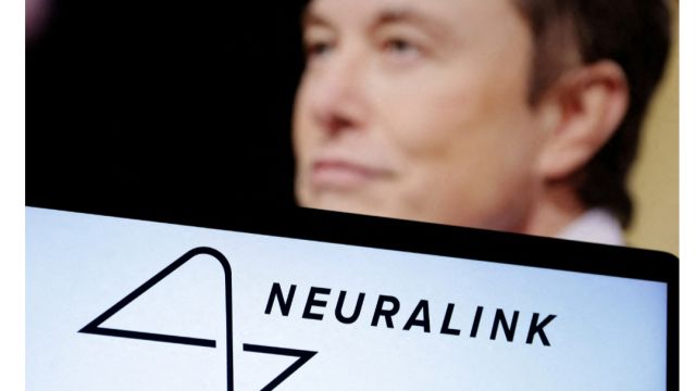 脑机界面成现实?马斯克旗下Neuralink“植入大脑芯片”获准人体实验