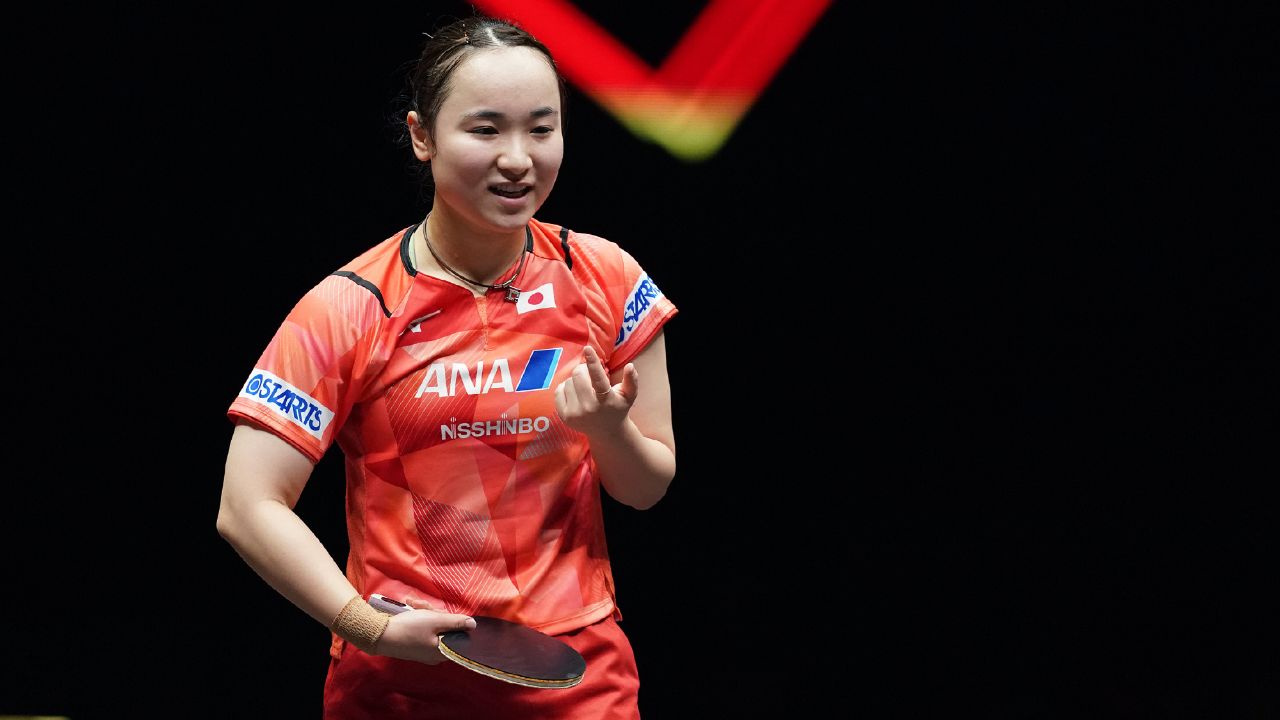 伊藤美诚3比0倪夏莲,赛后低头握手,妈妈也鞠躬致敬乒坛常青树