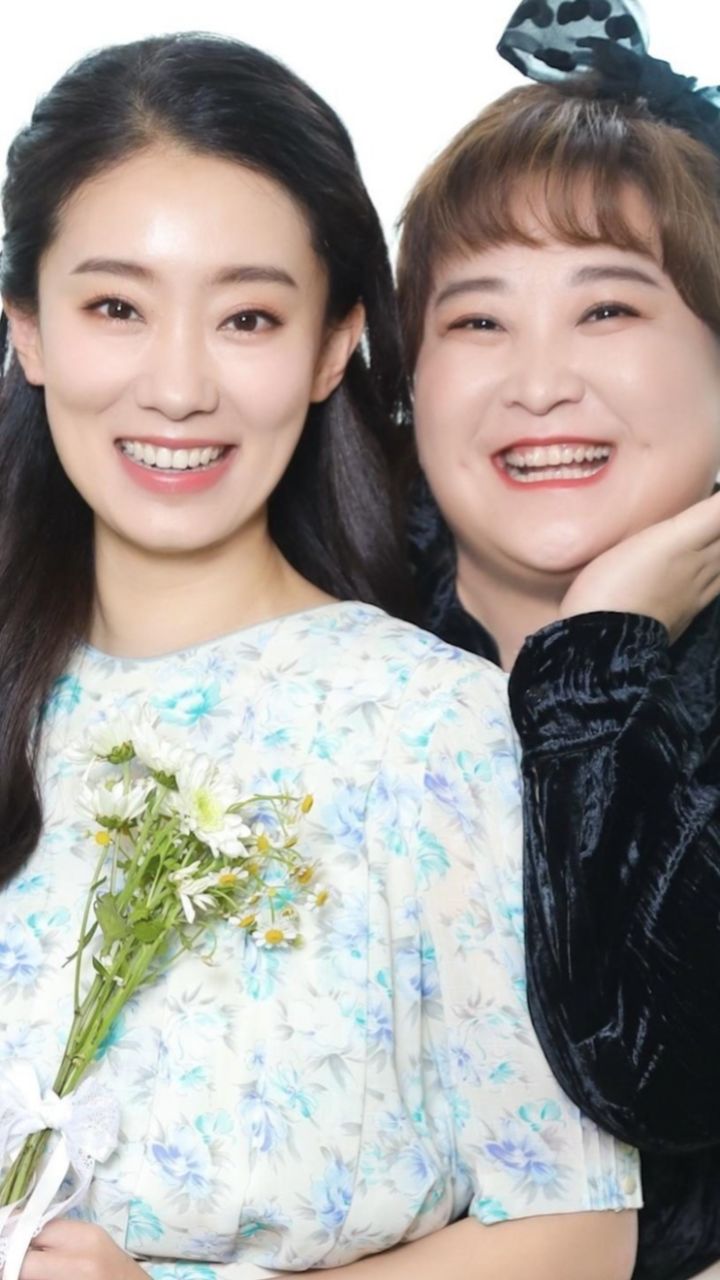 张小斐称贾玲练出了一身腱子肉,杨紫也出演了《热辣滚烫》