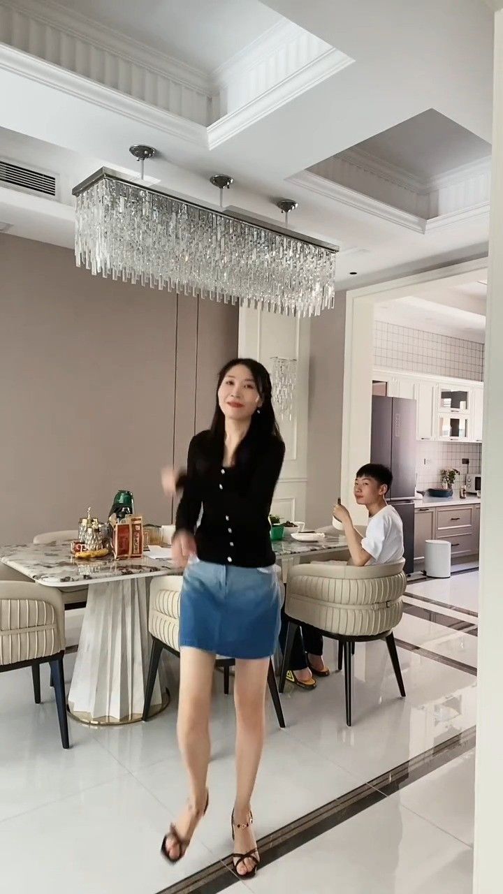 81年身高1.66米,体重100斤,不是不吃肉,是吃了不长肉,你说气人吗