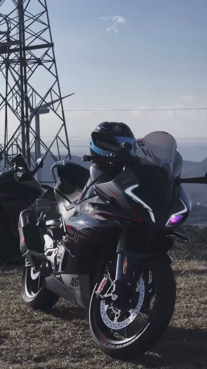 小时候的梦想完成了吗? #机车少年 #机车梦 #春风450sr