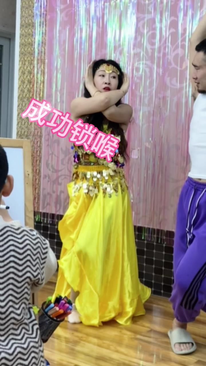 妈妈成功把肚皮舞学成了霹雳舞#灵魂舞者#画画的baby