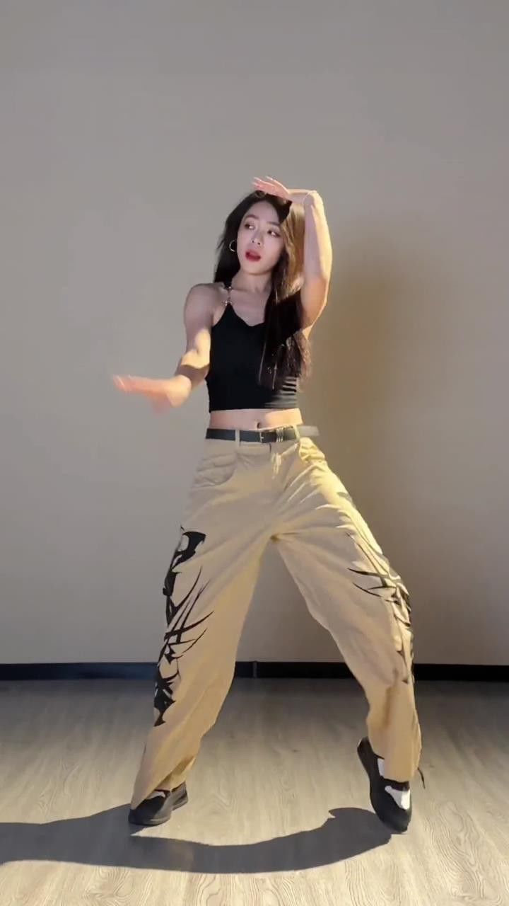 女生酷起来#魔性律动舞