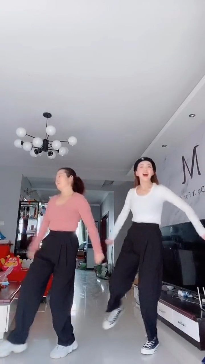 我婆婆说:管它egm还dgm跳就完了想看什么舞蹈