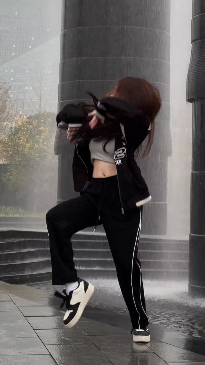 regina大艺: 一句话 该减肥了#whisper舞蹈