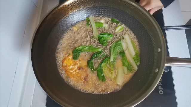 一人食煮碗鸡蛋荞麦汤面吃吧