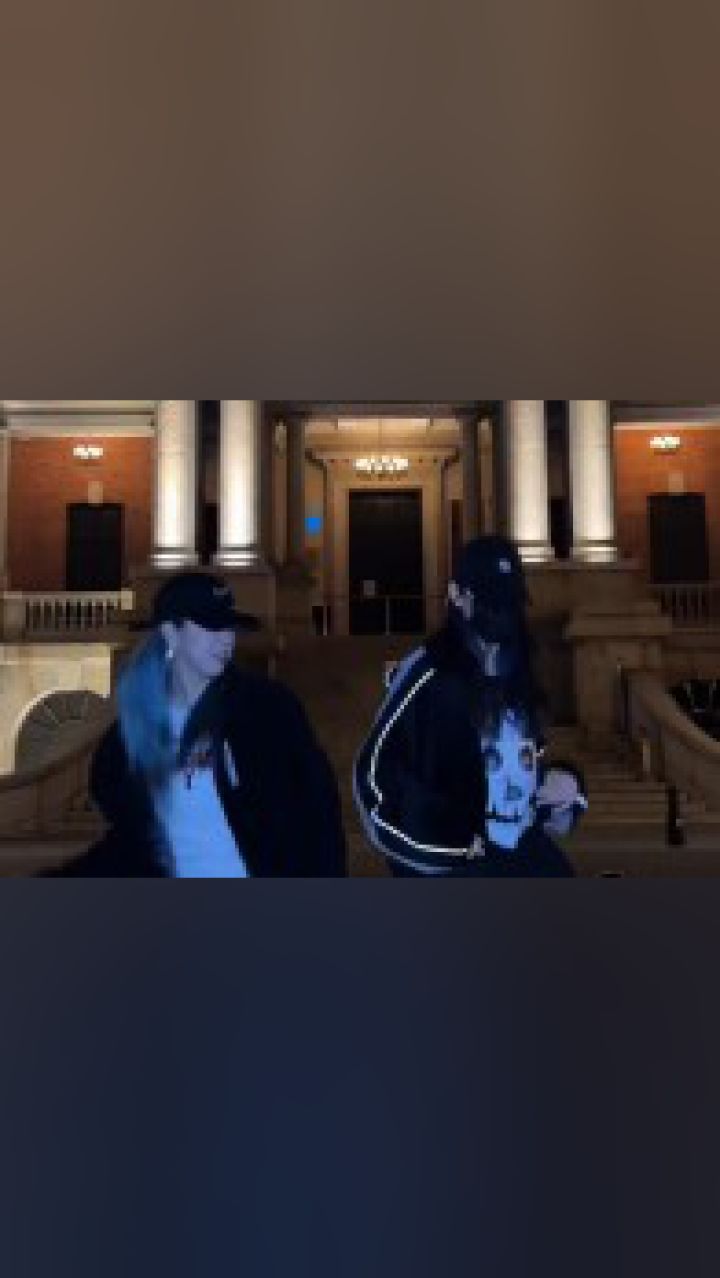 就爱穿oversize的女生,说不定都是一个小"腰"精变装wow我舞空间_jona