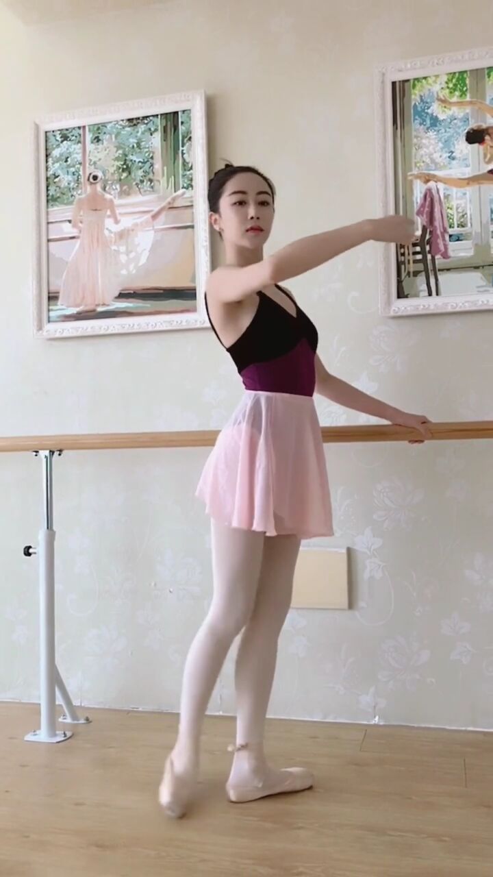 今天学习了芭蕾形体体体体希望可以越来越进步
