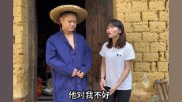 美女路上翻车,小伙救了美女做老婆