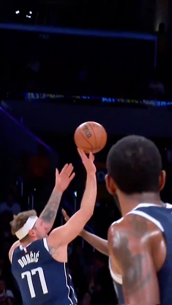 东契奇命中金鸡独立2分#湖人vs独行侠#东契奇金鸡独立#铁铁的nba特辑