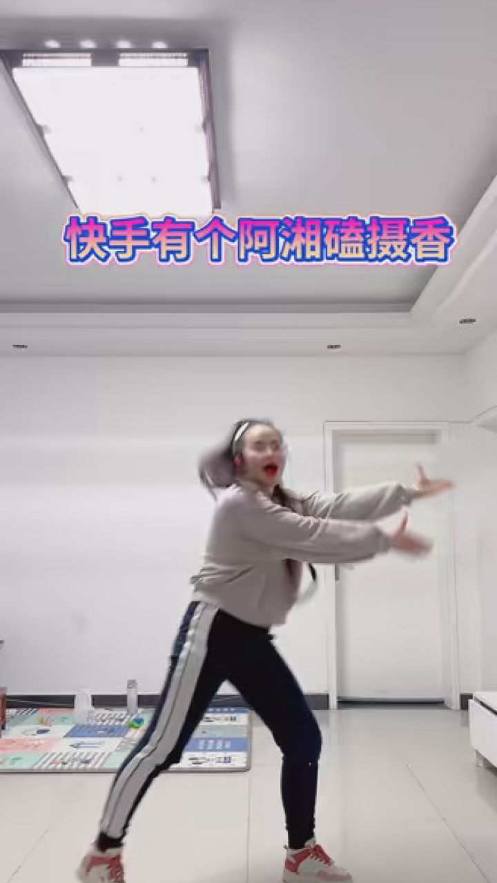 这是哪位小可爱的投稿呀!快来认领哦!#你好新学期 #各行各业隐藏歌手