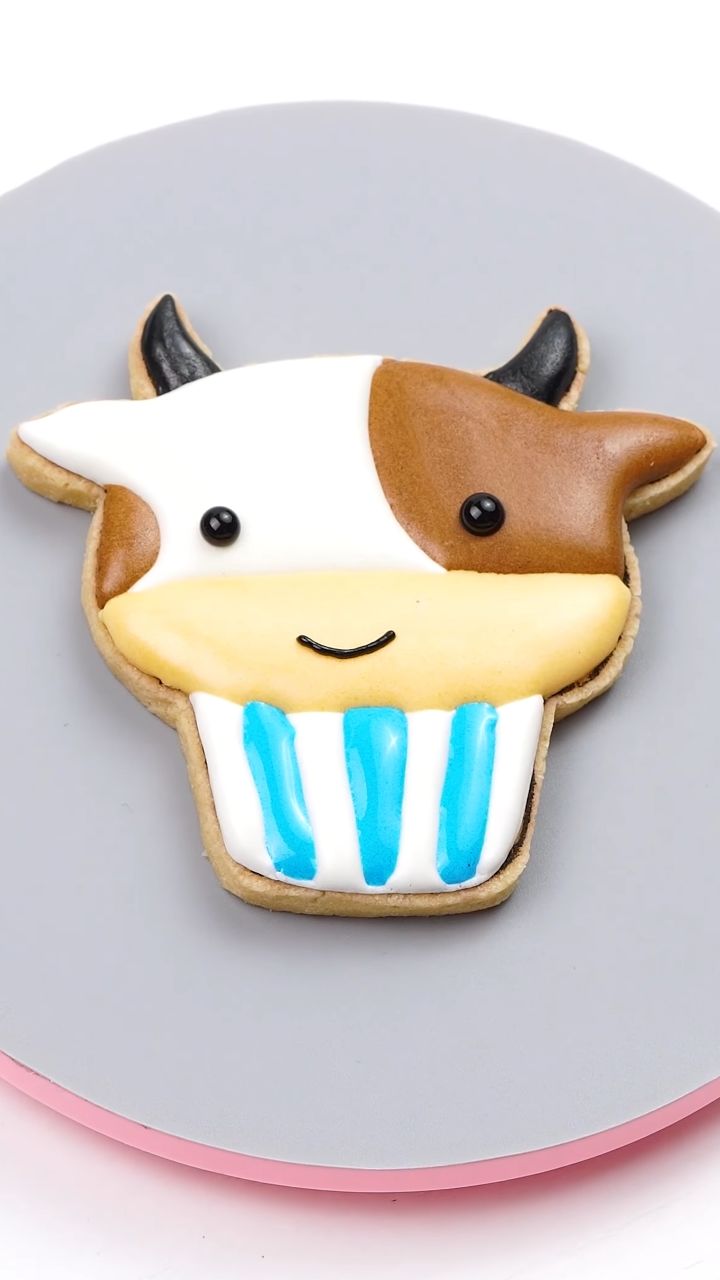 冰淇淋造型公牛巧克力装饰