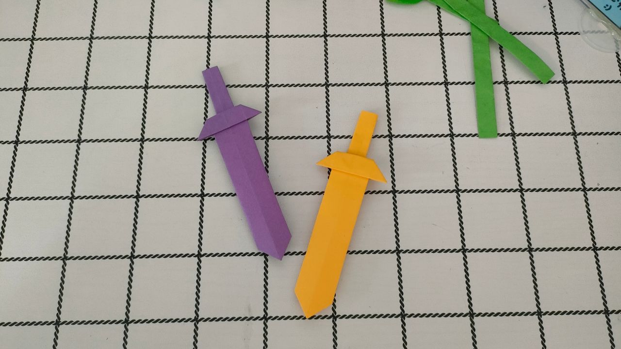 简单好玩的宝剑折纸玩具,儿童创意手工,亲子手工制作教程