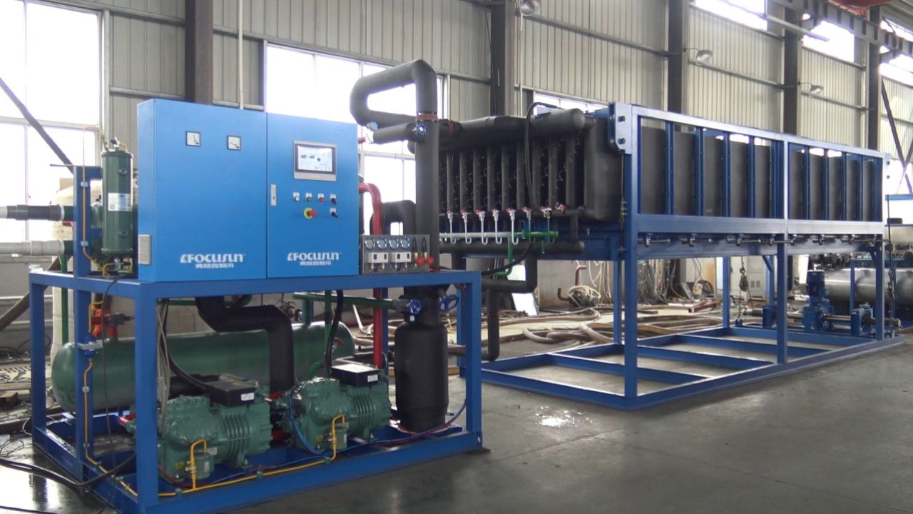 弗格森直冷块冰机生产的大冰块可用于夏季防暑降温