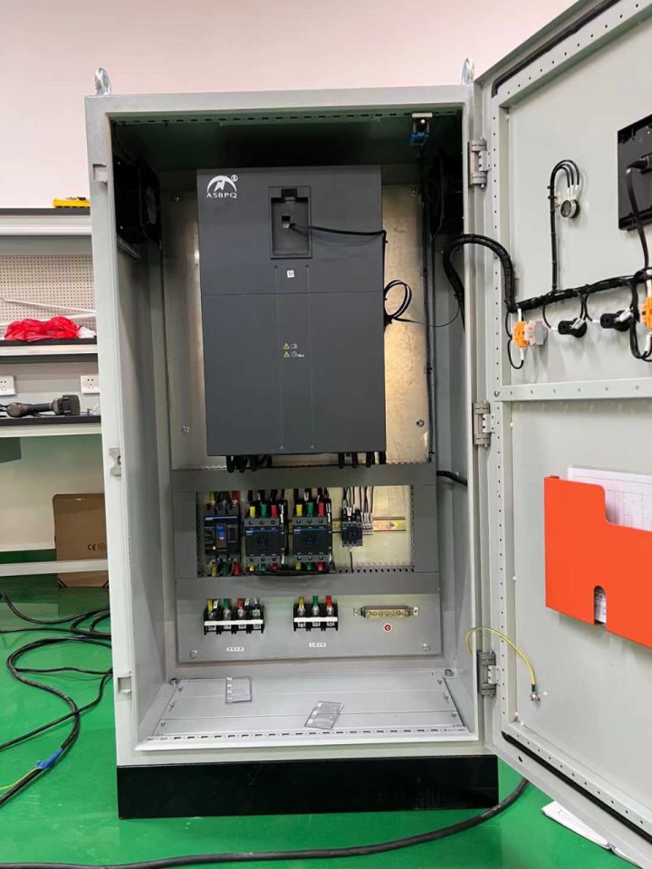 四川某中学75kw变频器安装完成用于校园增压