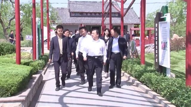 孙荣军就乡村振兴片区建设工作进行现场办公