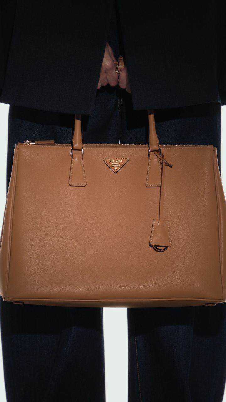自成焦点,prada galleria手袋