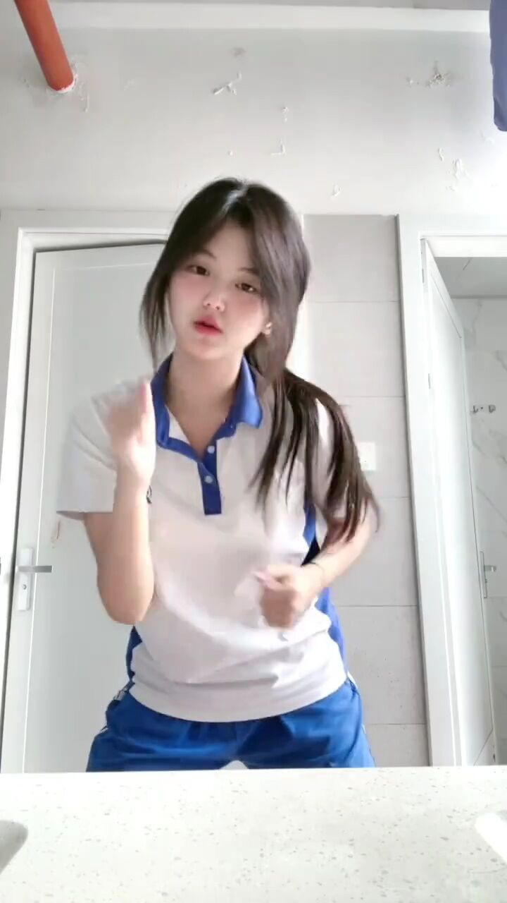 纯纯nice: #初中生 #清纯女高 #学姐跳舞 #校服女孩 #学妹