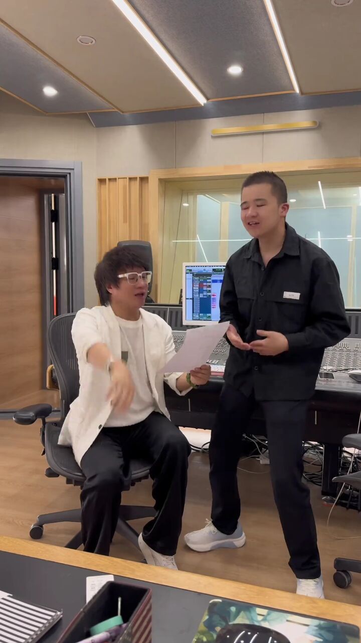 感谢赵真老师为我量身打造的一首歌曲,已经录制完成了,马上全网发布