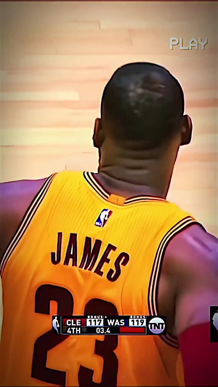 詹姆斯走步犯错后34秒完逆天绝平三分!比尔女朋友下巴都惊掉了