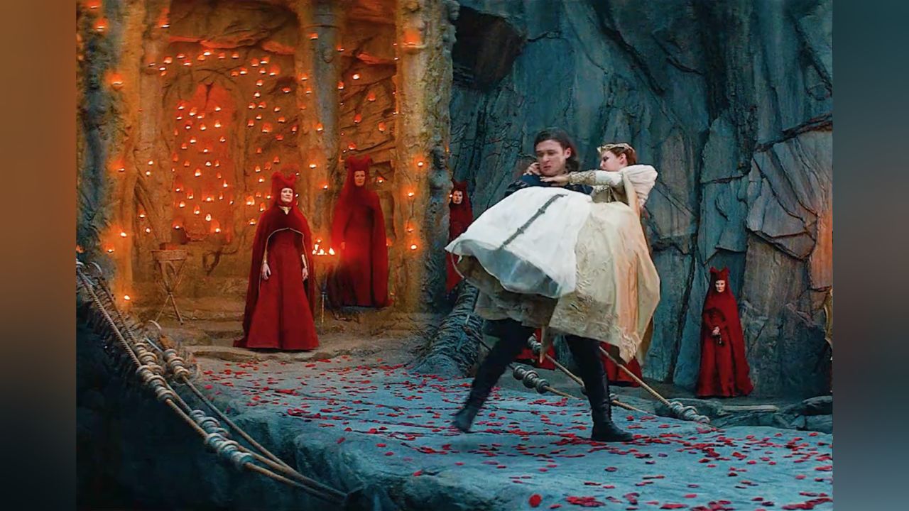 今日推荐一个非常好看的魔幻电影《少女斗恶龙》