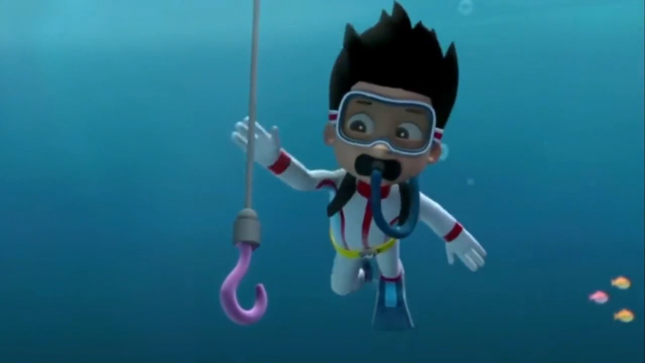 粗心的阿宝船长把爷爷的雕像搞到了海里,汪汪队快来帮忙哦