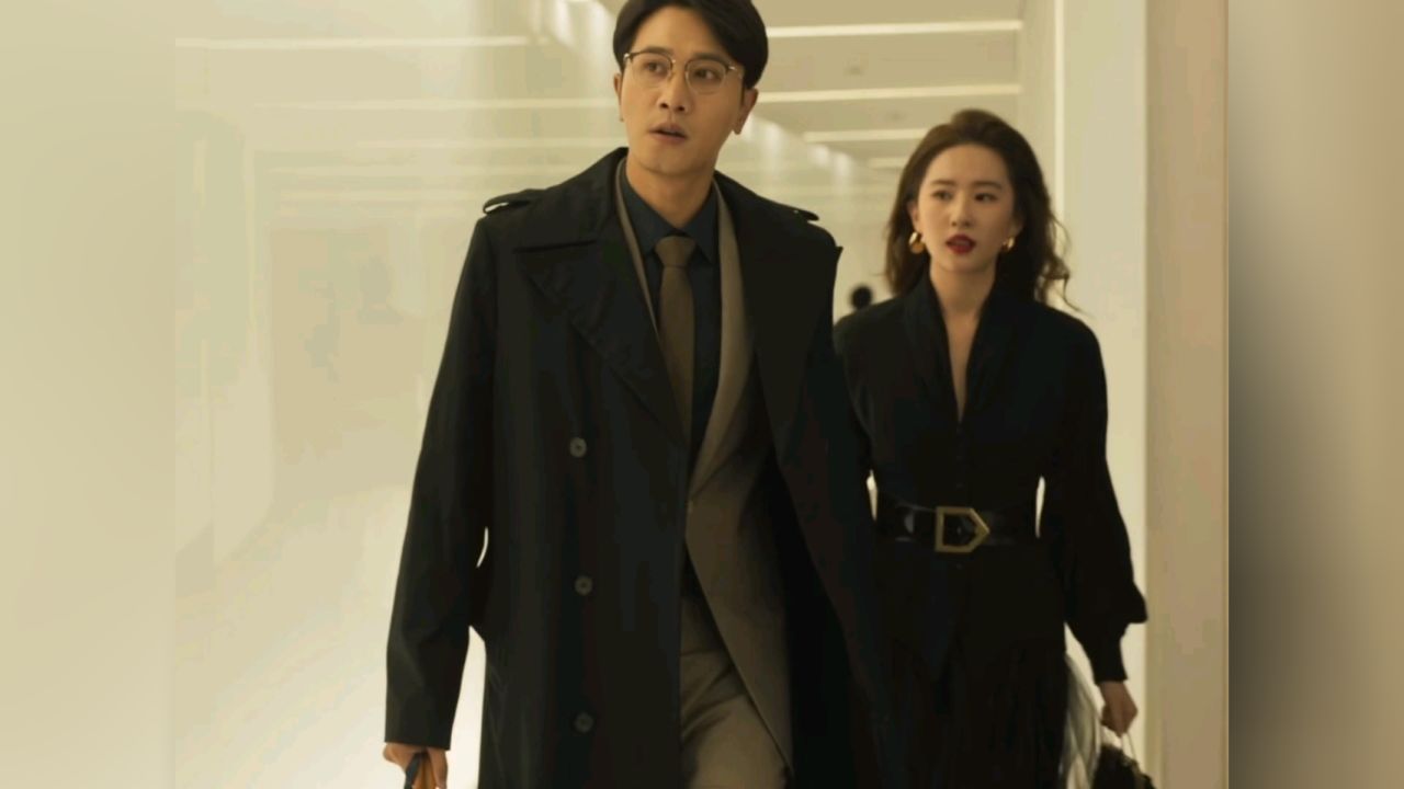 他们的方向就是反方向了,注定会越走越远,隔着六小时时差,话也说的