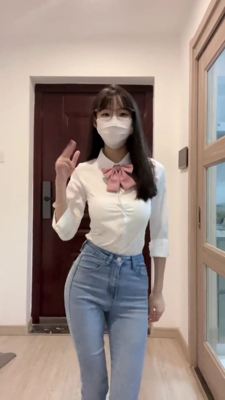 你有什么烦恼嘛?#紧身牛仔裤 #女大学生