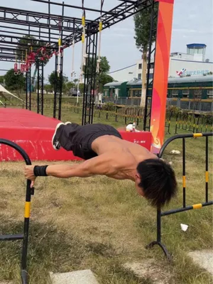 小肌肉,大力量?#俄挺 #腹肌