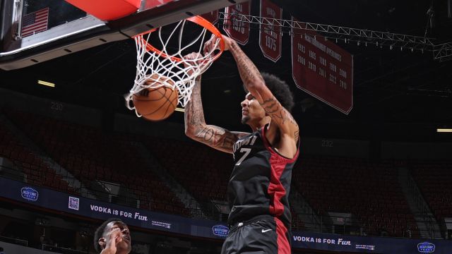 热火92-79独行侠 韦尔独得24+10劳森空砍22分热火击败独行侠
