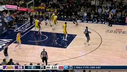 《NBA全场集锦》希望无碍！爱德华兹无对抗意外崴脚 返回更衣室检查怒甩毛巾