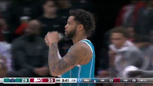 《NBA全场集锦》【回放】NBA常规赛：黄蜂vs老鹰第2节英文原声回放